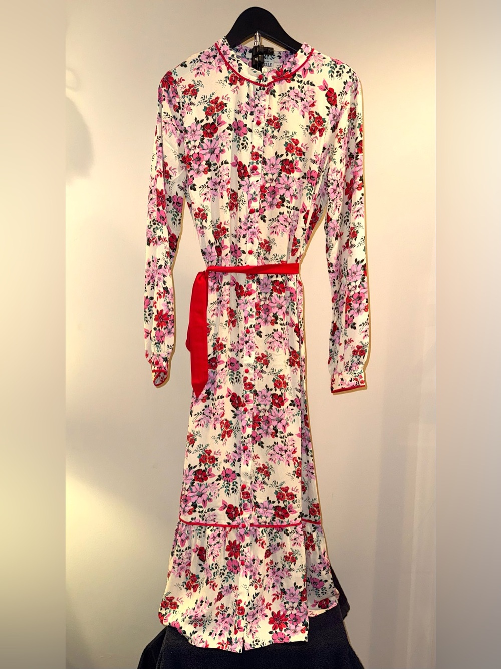 Finding Foxtall Duet Dress w/ red piping and a removable red sash, size M, NWT